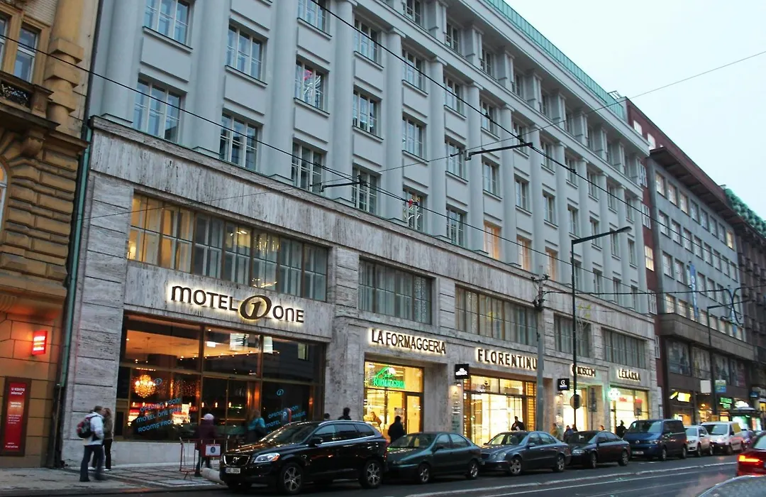Motel One Prague-Florentinum-1